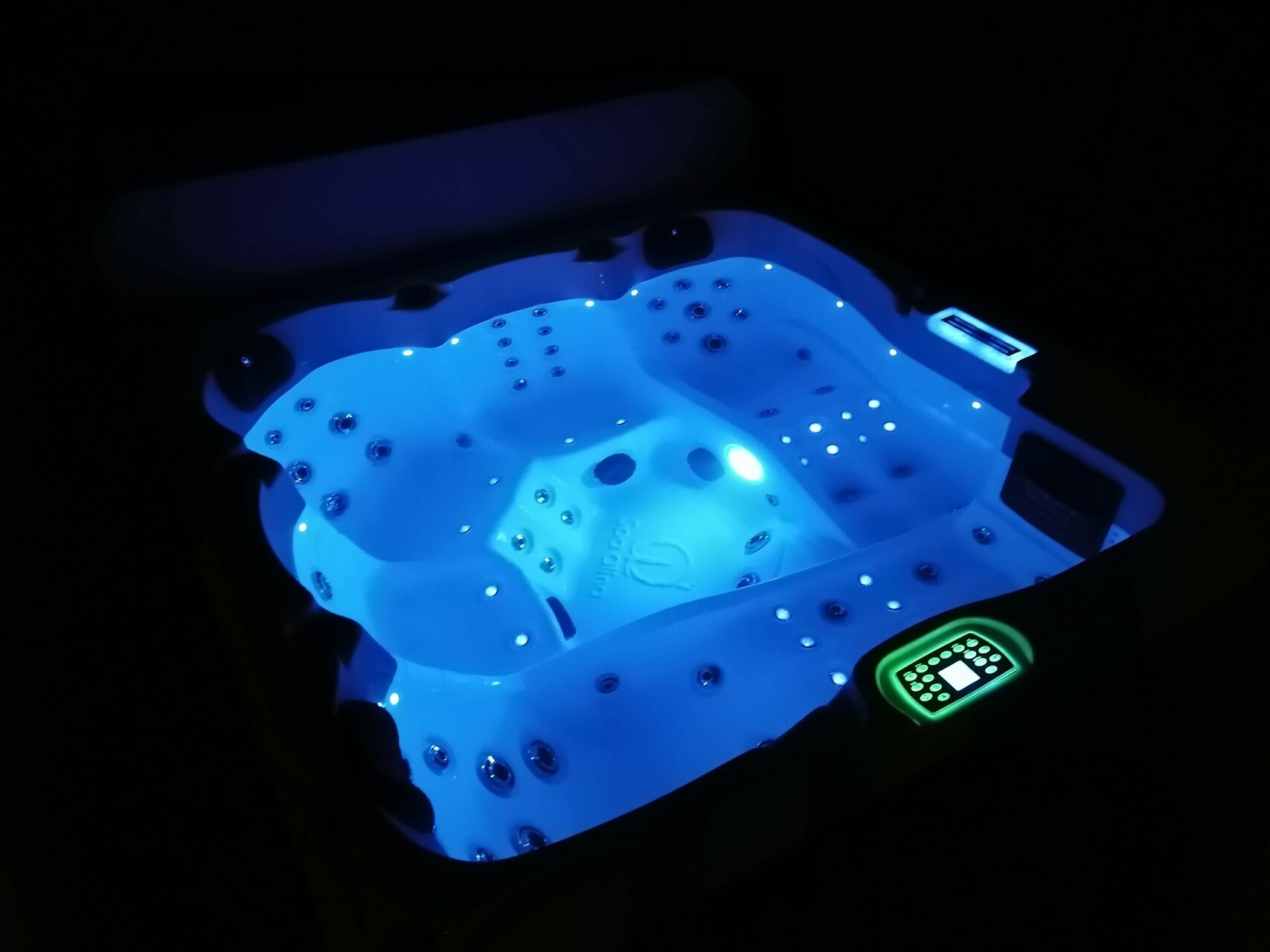Les bienfaits du vert turquoise dans votre jacuzzi exterieur