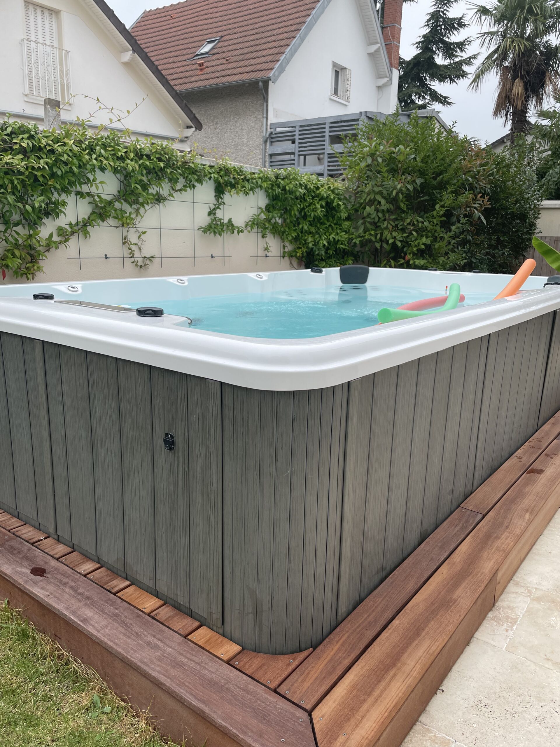 Petit Spa de Nage Aruba : Moins de 4 mètres – 13 990€